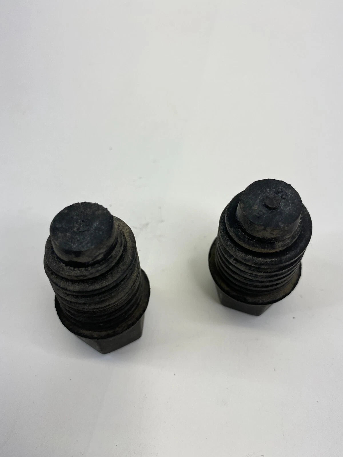 2008-2017 CHEVROLET EQUINOX HOOD RUBBER CUSHION BUFFER STOPPER BUMPER PAIR OEM