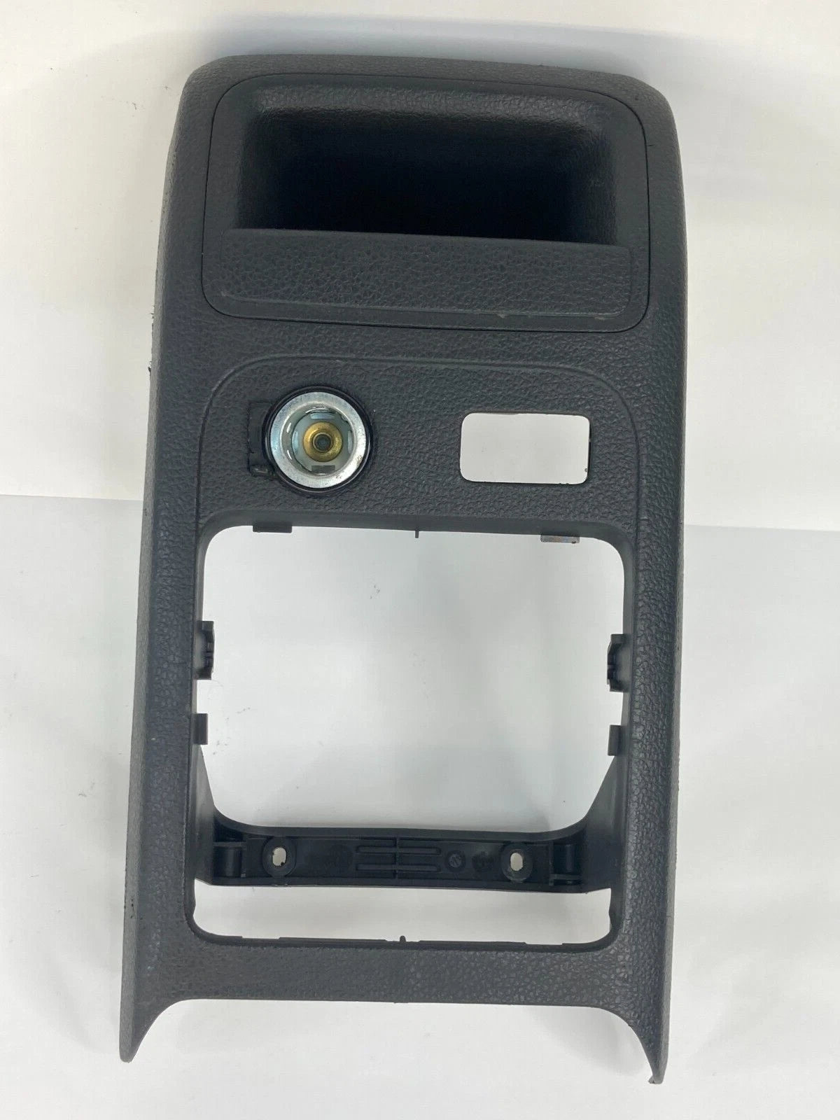 2011-2018 VOLKSWAGEN JETTA SEDAN AT REAR CENTER CONSOLE TRIM BEZEL 5C6864298 OEM