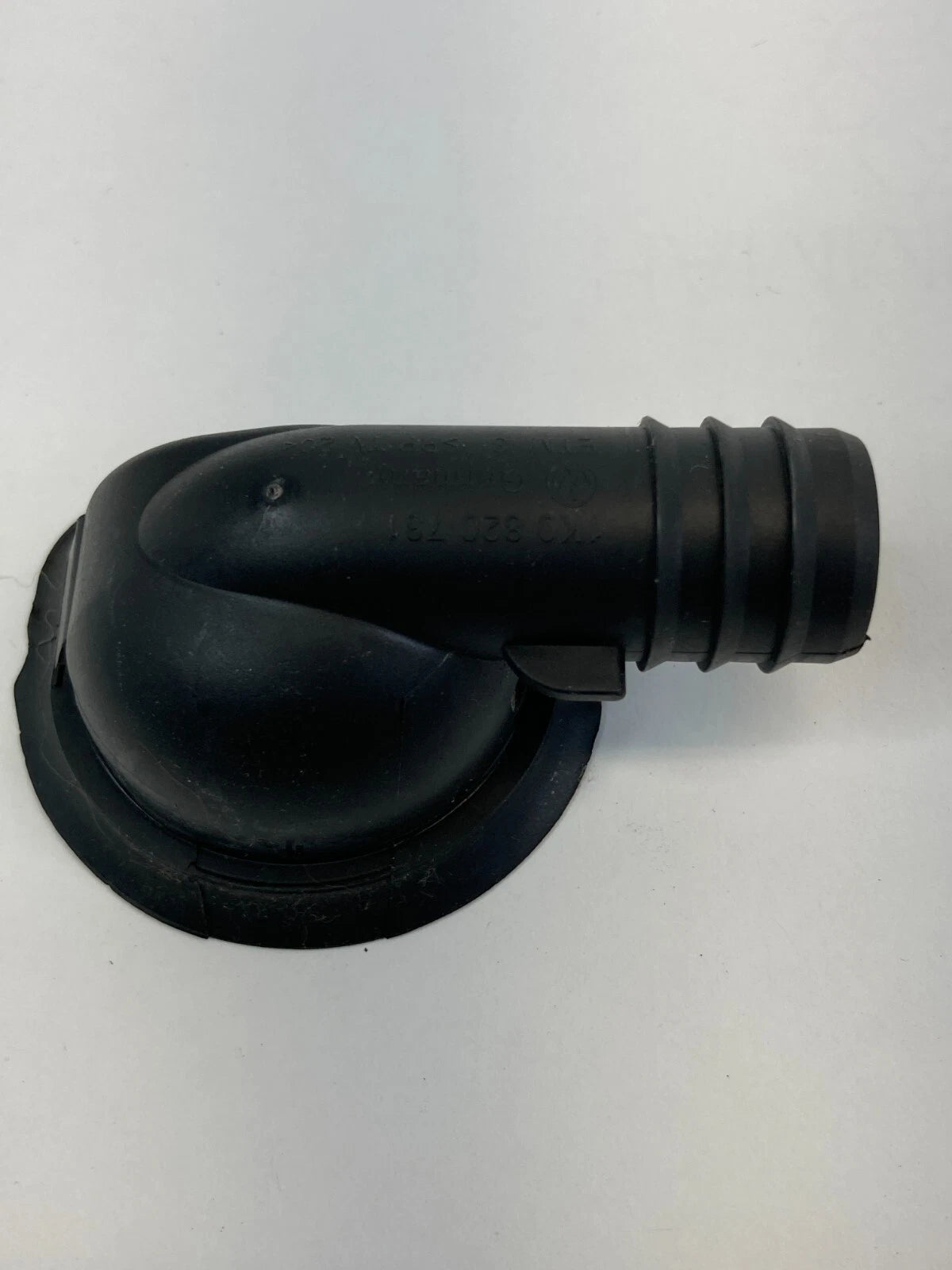 2009-2017 VOLKSWAGEN TIGUAN DASH AIR HOSE UNION DUCT ADAPTER COVER 1K0820731