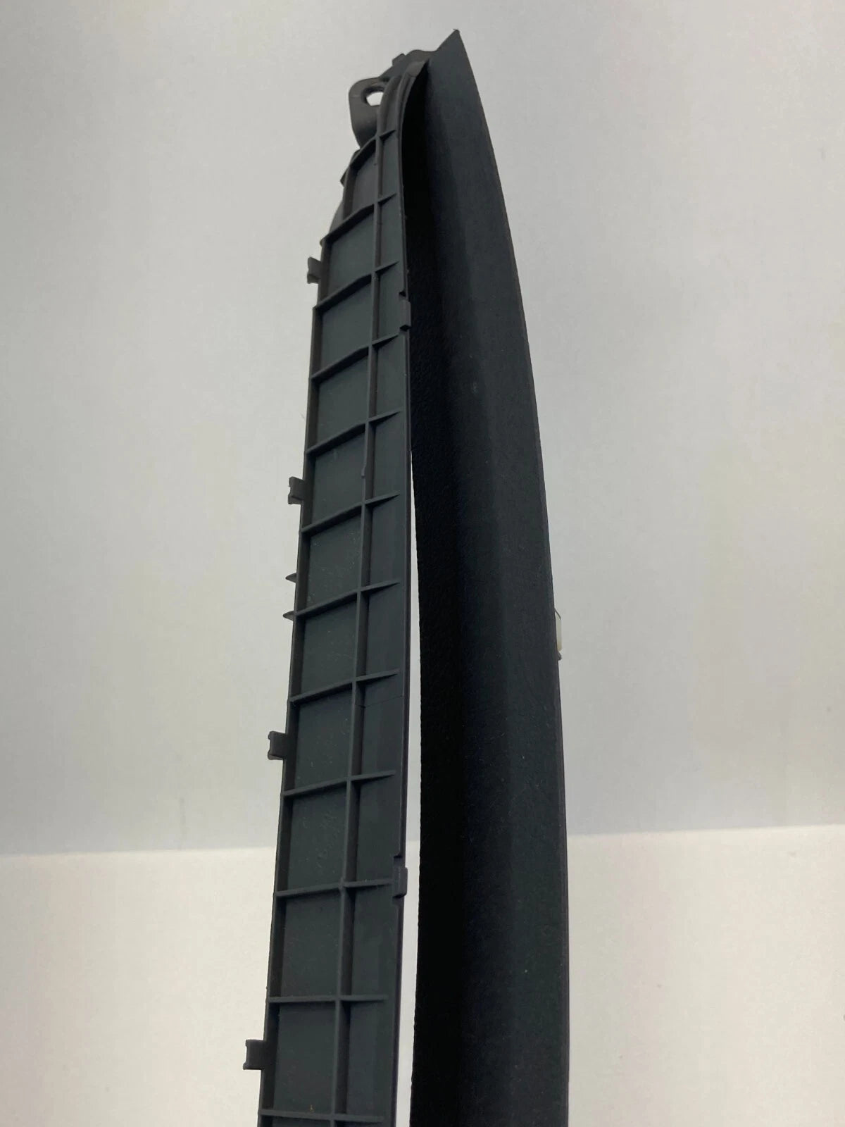2007-2011 TOYOTA CAMRY DASH VENT WINDSHIELD NOZZLE GARNISH DEFROSTER TRIM BEZEL