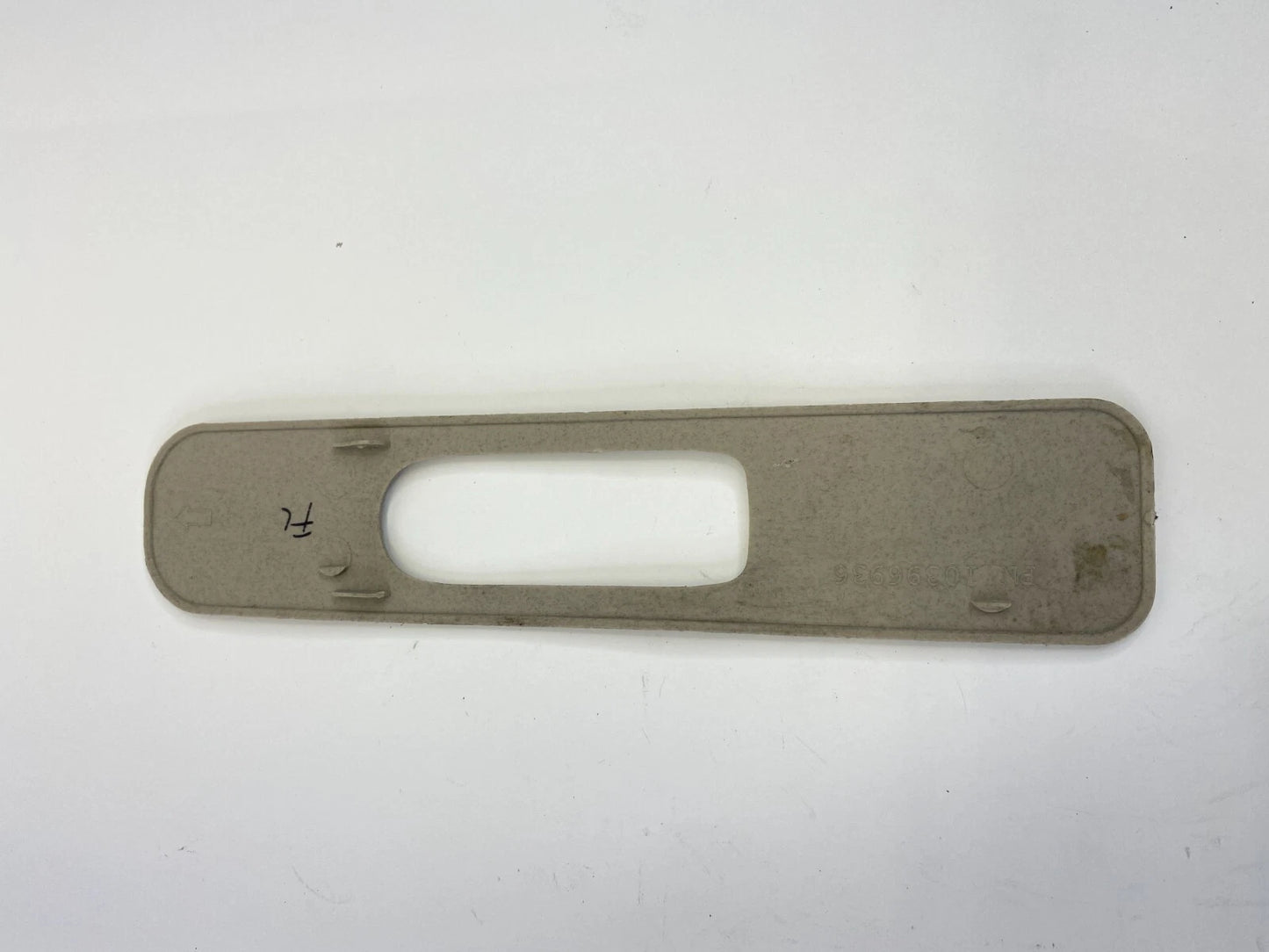 06 07 SATURN VUE FRONT LEFT SIDE B-PILLAR SEAT BELT ADJUTER TRIM COVER 10396936