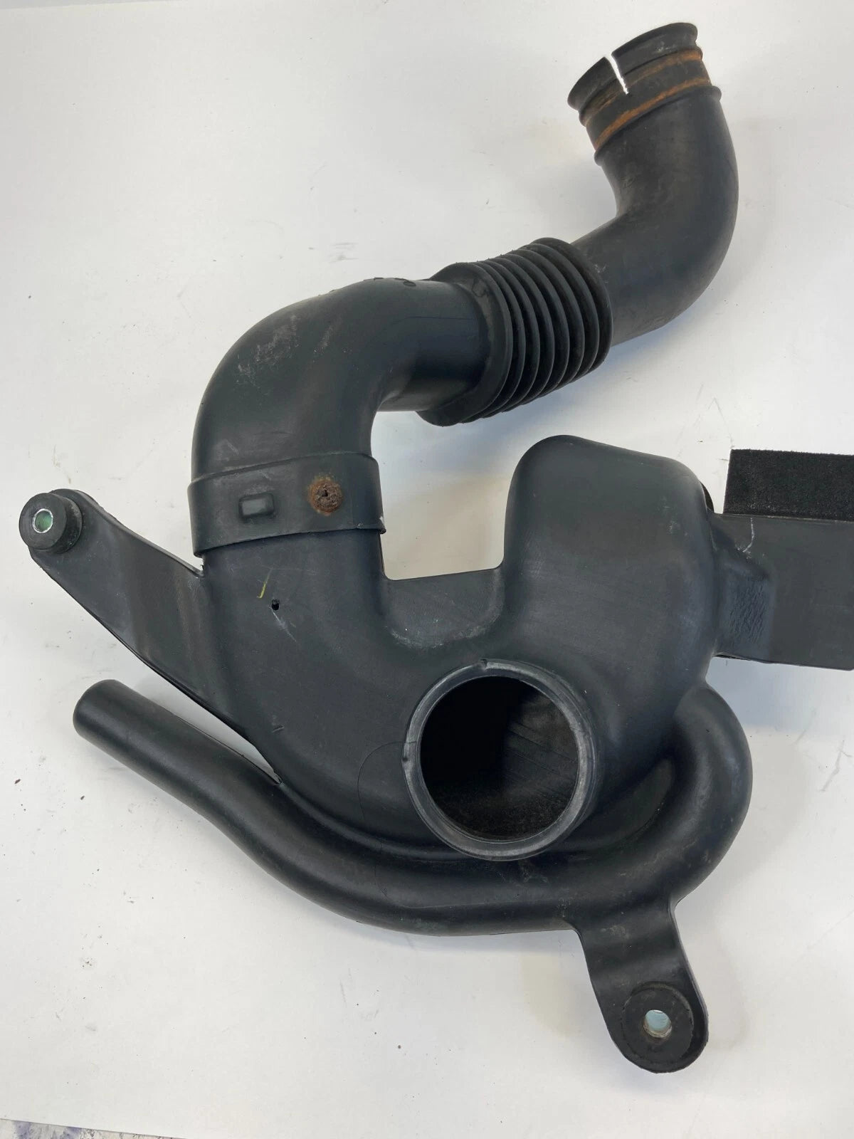 2004-2009 TOYOTA PRIUS 1.5L ENGINE AIR INTAKE FLOW TUBE HOSE 17751-21120 OEM