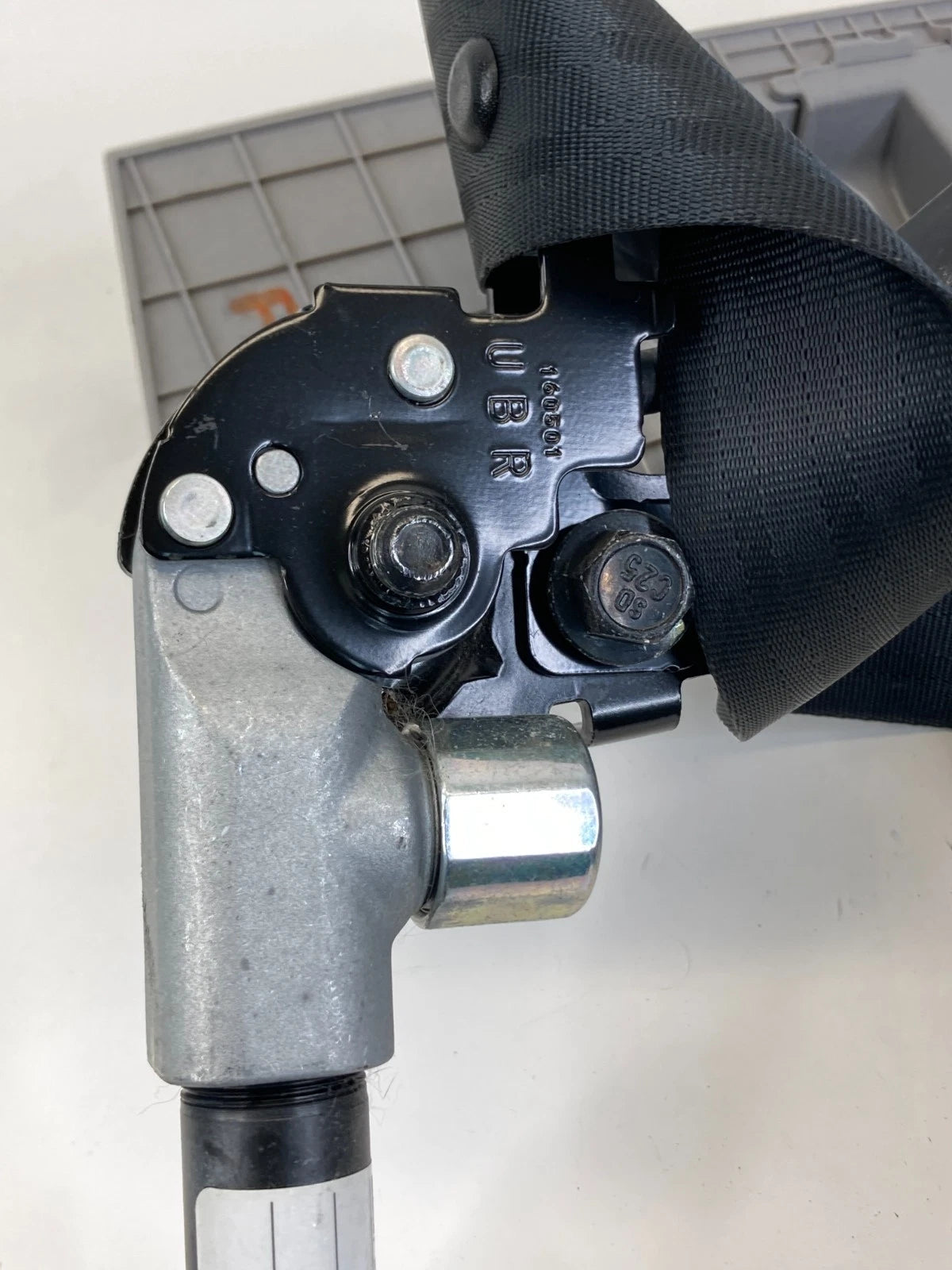 2012-2017 Kia Rio Front Right Passenger Seat Belt Retractor 888801W500HCS OEM