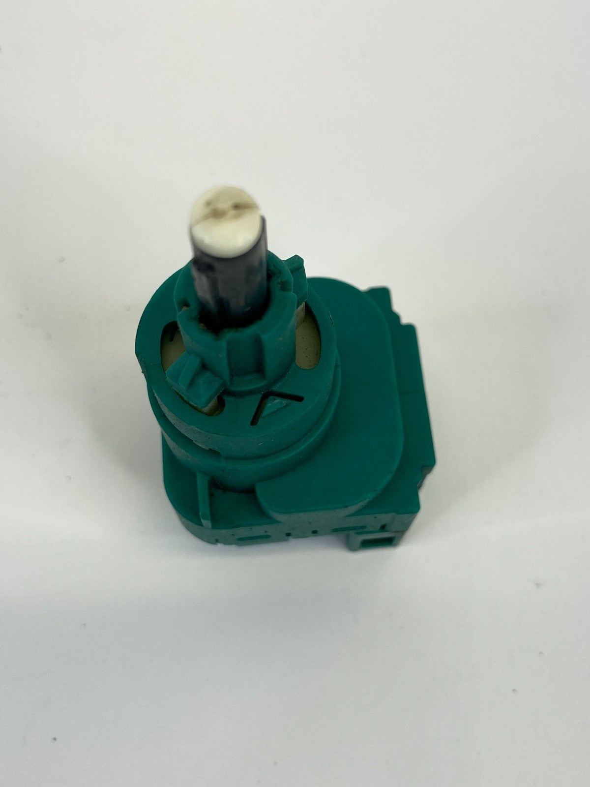 1998-2001 Volkswagen New Beetle Brake Light Stop Switch 1C0945511A OEM