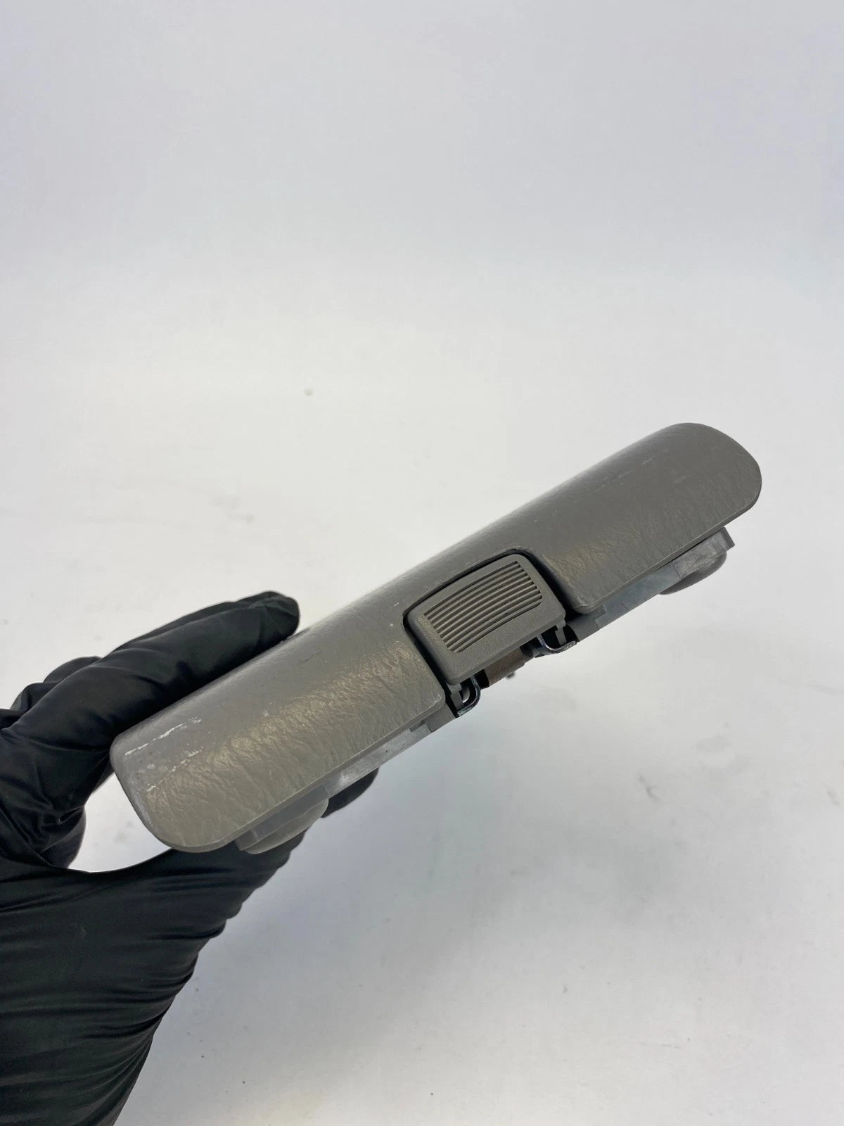 1999-2004 HONDA ODYSSEY REAR LEFT OR RIGHT SIDE SECOND ROW SEAT CUP HOLDER
