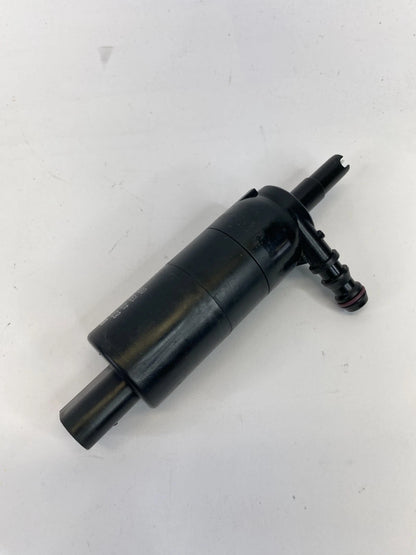 2009-2011 BMW 328I XDRIVE 07-11 328I WINDSHIELD WASHER FLUID PUMP 8377430-04 OEM