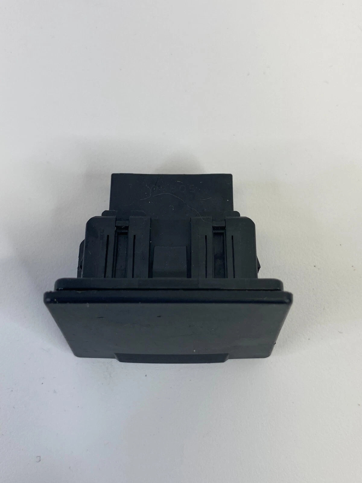 2007 2008 INFINITI G35 USB AUX PORT SOCKET ADAPTER SWITCH GT10B-ADAPTER OEM
