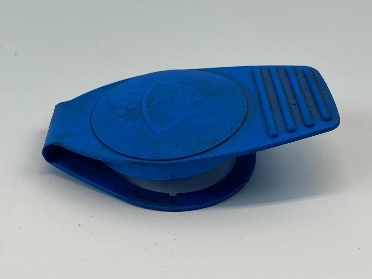 1996-2005 AUDI A4 A4 QUATTRO WINDSHIELD WASHER FLUID RESERVOIR CAP 8D0-955-455