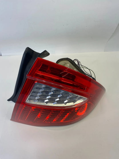10-12 FORD FUSION SEDAN REAR RIGHT SIDE TAILLIGHT TAIL LAMP 9E53-13B504-A OEM