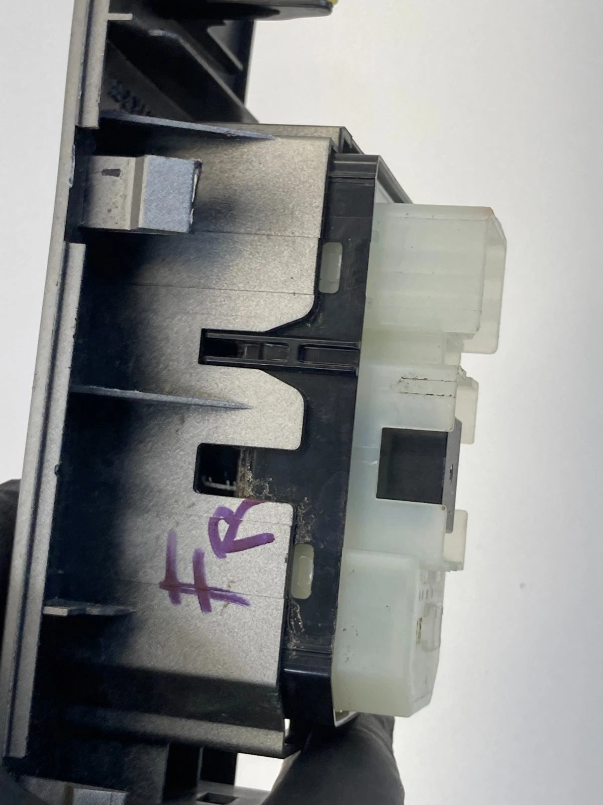 07-09 LEXUS RX350 04-06 RX330 FRONT RIGHT DOOR WINDOW CONTROL SWITCH 84030-0E010