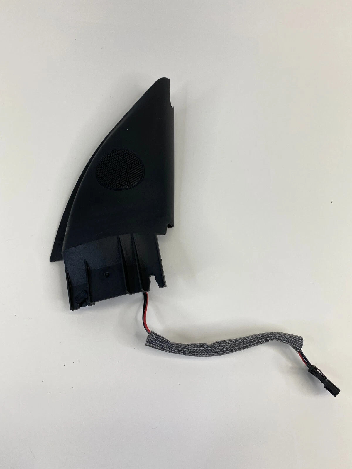 2002-2005 VW PASSAT FRONT RIGHT SIDE DOOR CORNER COVER W TWEETER 3B0837994 OEM