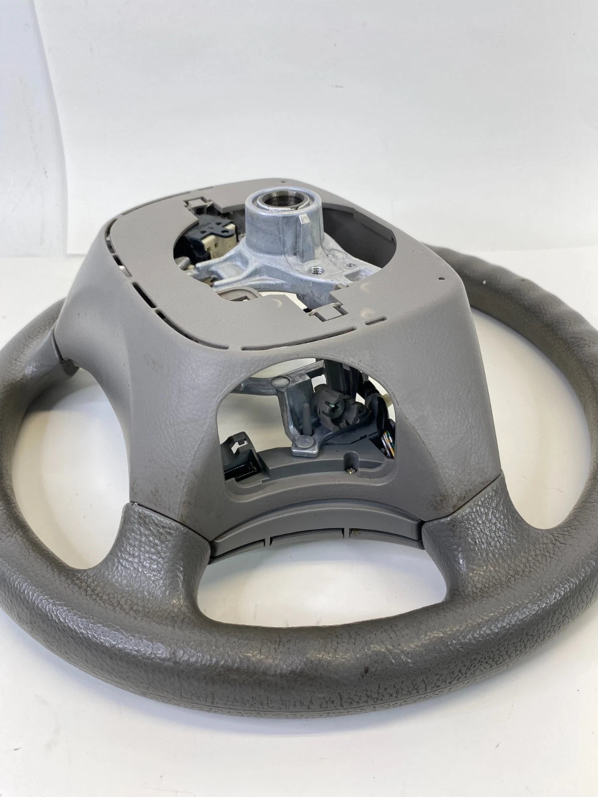 04-10 TOYOTA SIENNA STEERING WHEEL W/ AUDIO & CRUISE CONTROL SWITCH 45103-08020
