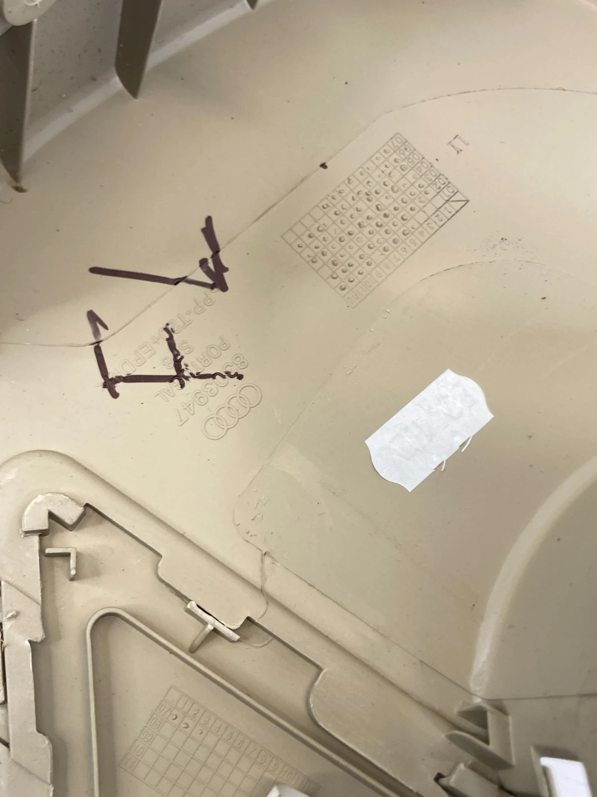 2005-2008 AUDI A4 QUATTRO FRONT LEFT SEAT LOWER SEAR BELT TRIM COVER PANEL OEM