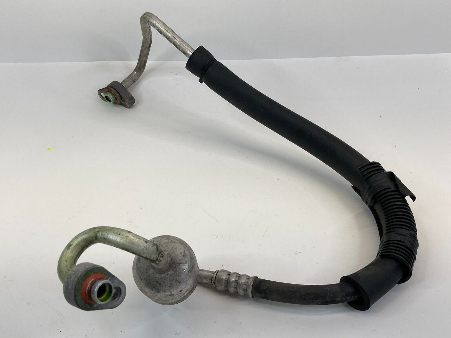 08-12 Ford Escape 08-11 Mariner 2.5L L4 A/C AC Refrigerant Discharge Hose Line