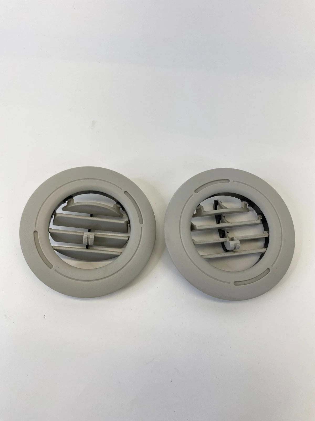 2011-2020 DODGE GRAND CARAVAN REAR ROOF HEADLINER AC AIR VENT DUCT LOUVER OEM