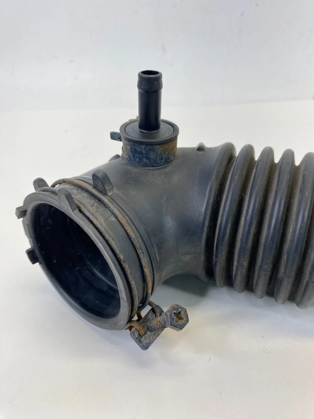 2012 2013 2014 HYUNDAI ACCENT 1.6L L4 AIR INTAKE TUBE HOSE RESONATOR DUCT OEM