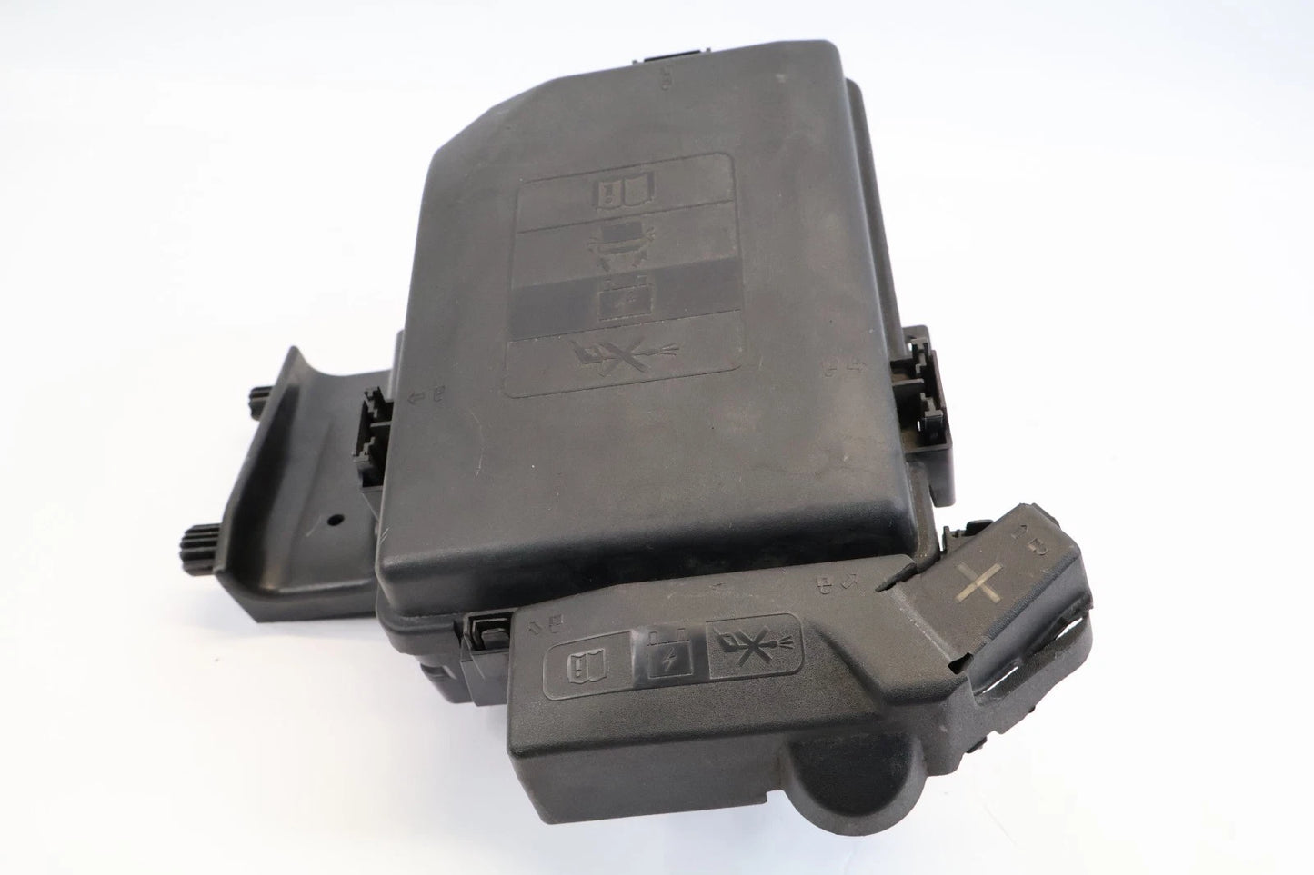 2016-2018 CHEVROLET CRUZE 1.4 TURBO ENGINE FUSE BOX COMPARTMENT BLOCK 42571925
