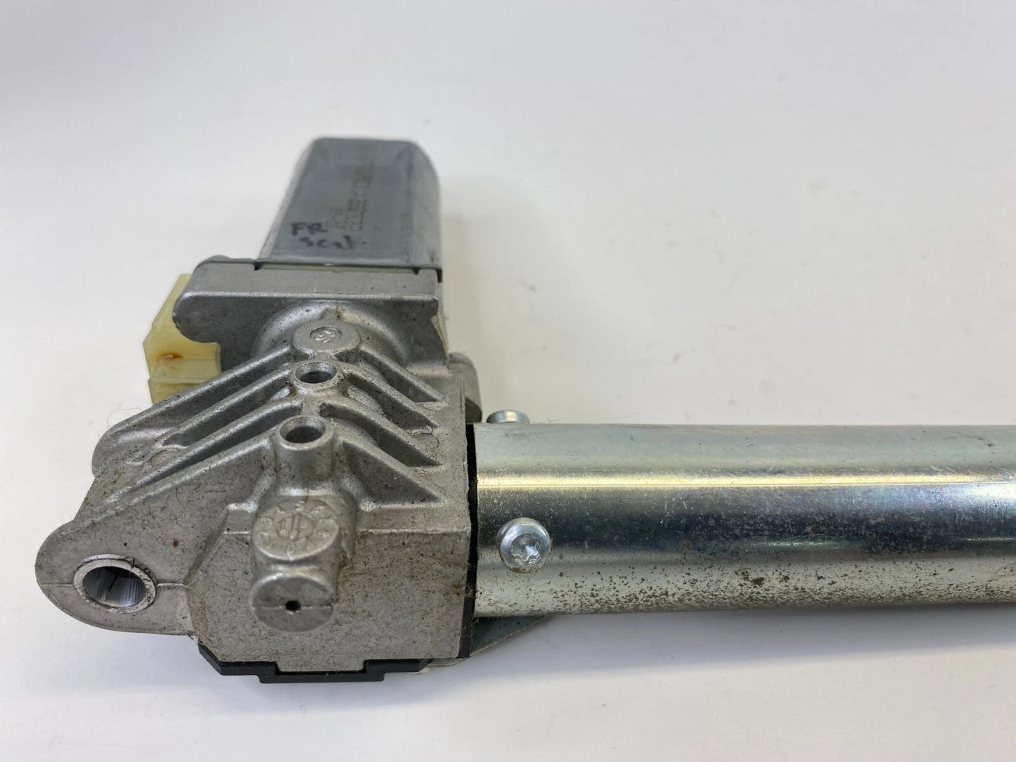 04-07 BMW 530I FRONT RIGHT PASSENGER POWER SEAT HEIGHT ADJUSTER MOTOR 0390203232