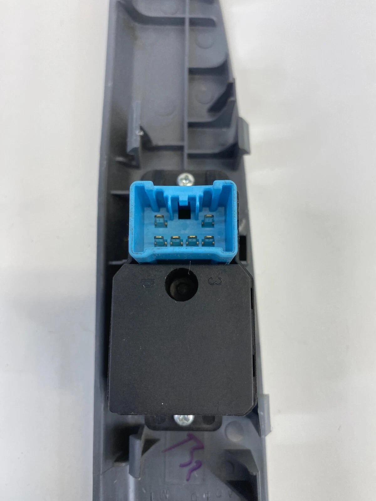 2005-2010 HONDA ODYSSEY REAR LEFT SIDE DOOR POWER WINDOW SWITCH W/BEZEL OEM