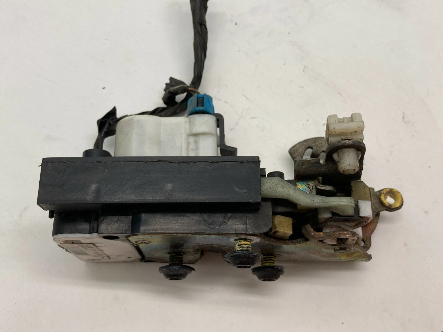 2000-2005 PONTIAC BONNEVILLE FRONT RIGHT DOOR LOCK LATCH ACTUATOR 16639868 OEM