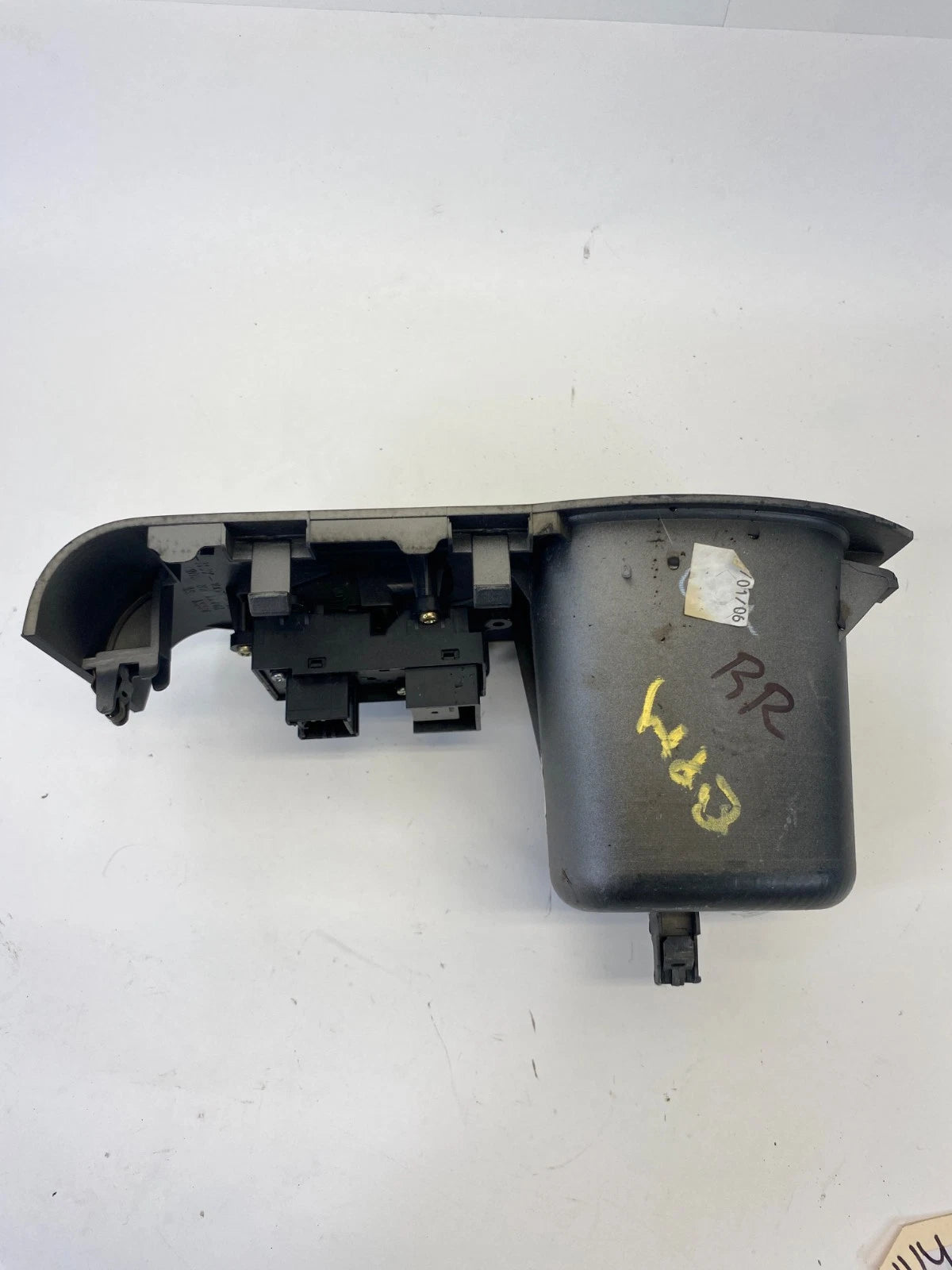 2006-2008 HONDA PILOT REAR RIGHT DOOR WINDOW SWITCH OEM FACTORY 83710S9VAA010-M1