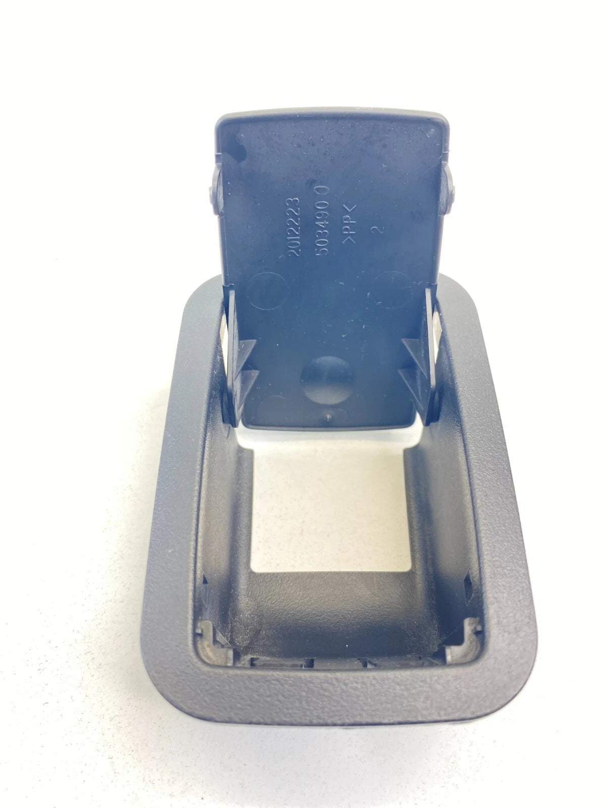 11-19 CHEVY CRUZE 13-19 ATS REAR SEAT CHILD SAFETY ANCHOR HOOK COVER CAP 5034901
