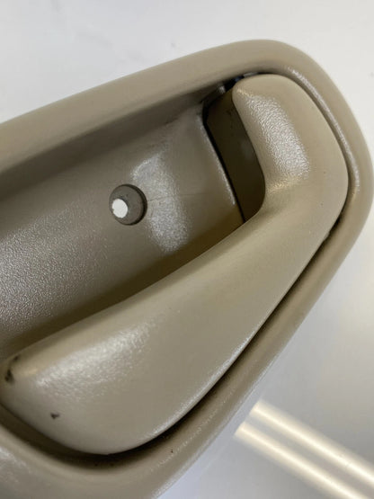 1998-2002 TOYOTA COROLLA REAR RIGHT SIDE INTERIOR DOOR HANDLE 69277-02050 OEM