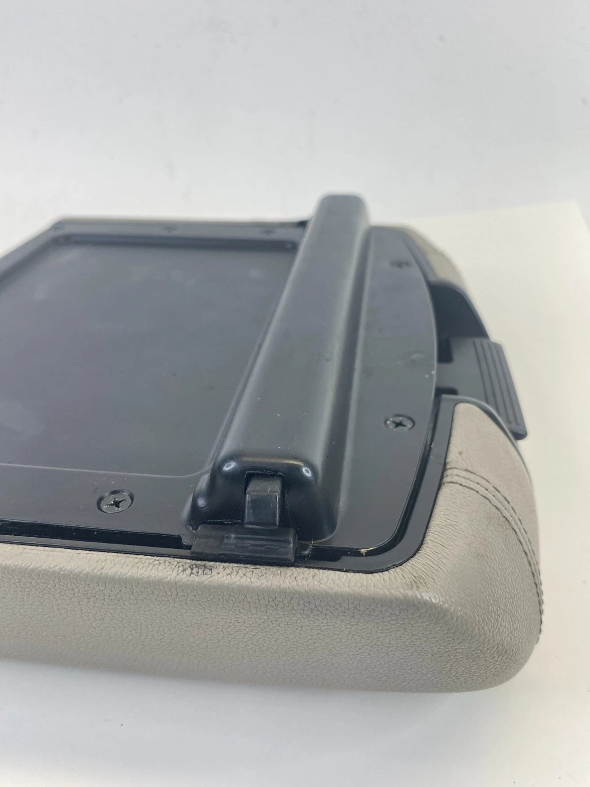 2015-2018 KIA SEDONA CENTER CONSOLE ARMREST ARM REST COMPARTMENT OEM