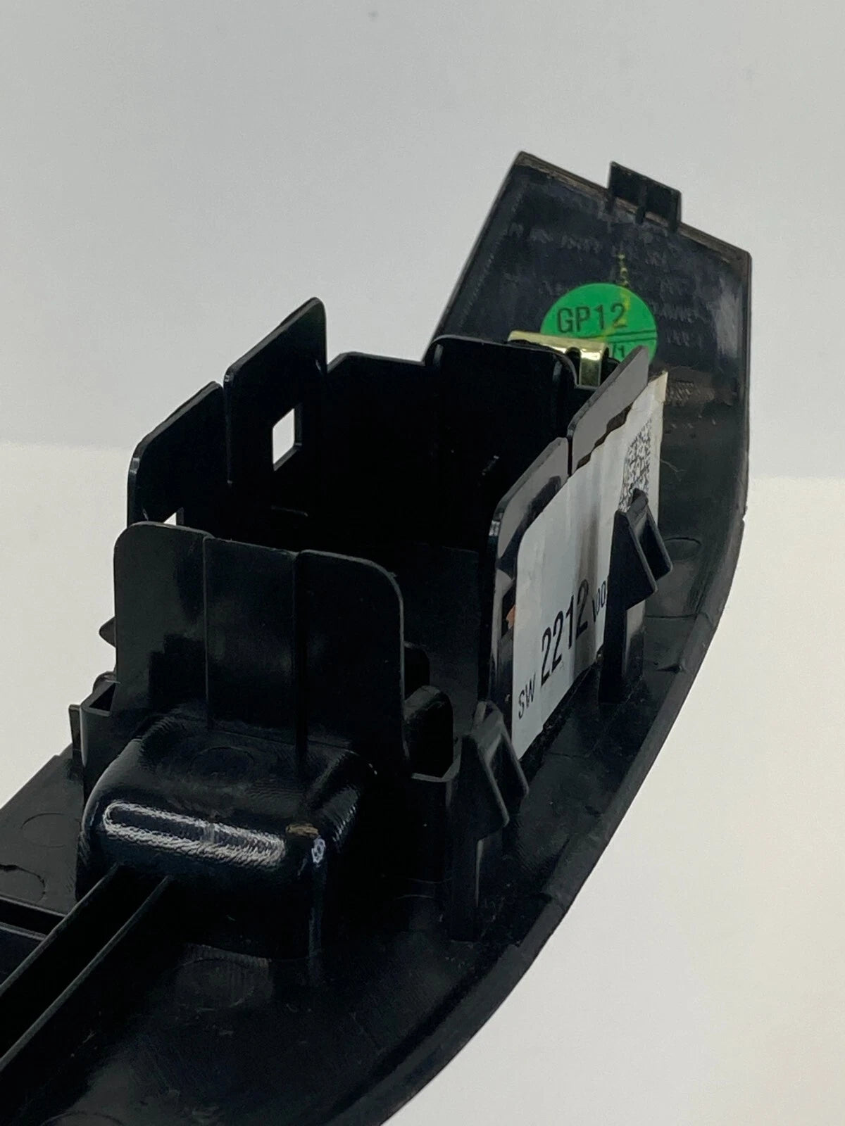 2013-2015 CHEVROLET MALIBU REAR LEFT DOOR POWER WINDOW SWITCH BEZEL 20977231 OEM