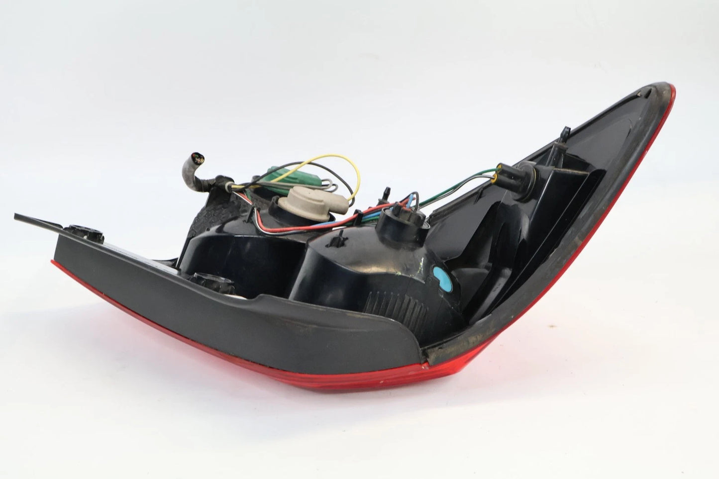 2012-2016 CHEVROLET SONIC SEDAN RIGHT PASSENGER SIDE TAIL LIGHT LAMP 96830982