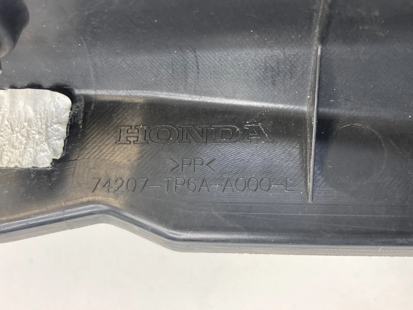 2010 2011 HONDA CROSSTOUR FRONT LEFT FENDER SUPPORT UPPER COVER 74207TP6AA000