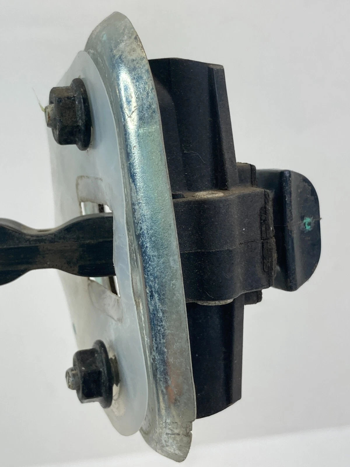 2006-2011 BUICK LUCERNE REAR RIGHT SIDE DOOR CHECK STOP STOPPER HINGE DETENT OEM