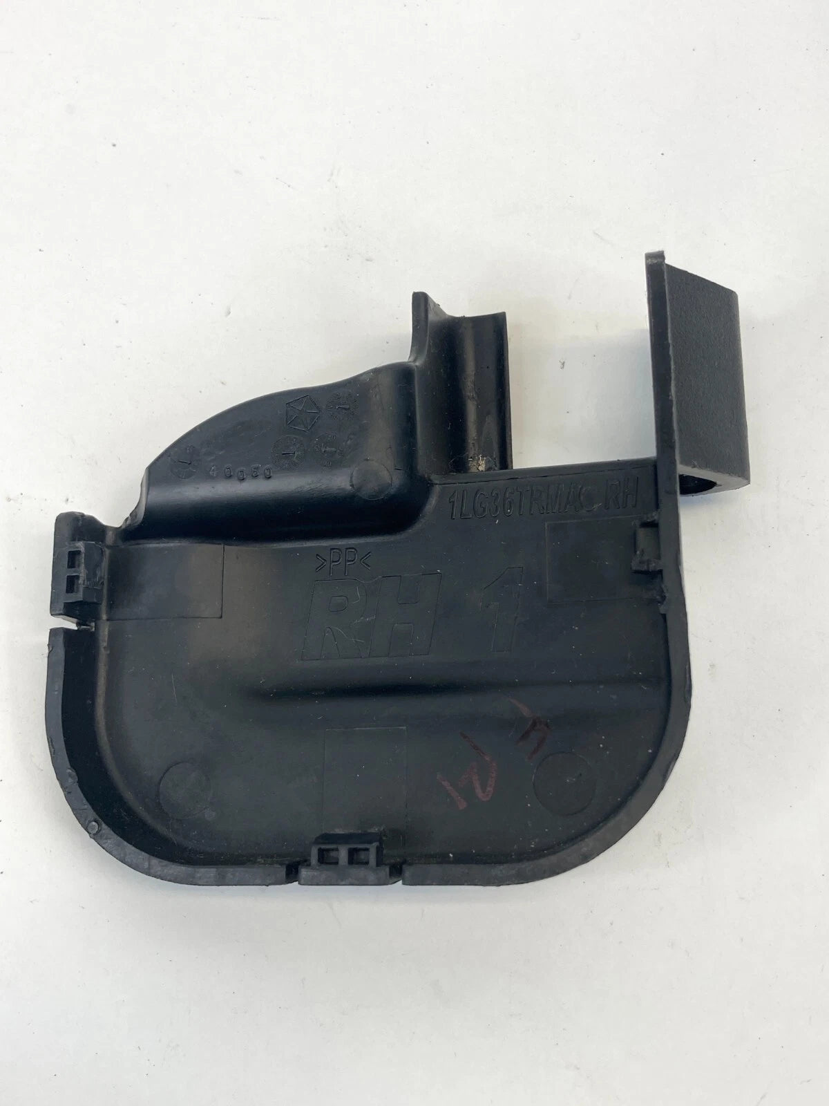 2011-2014 DODGE AVENGER FRONT RIGHT SEAT RAIL TRACK TRIM CAP COVER 1LG36TRMA OEM
