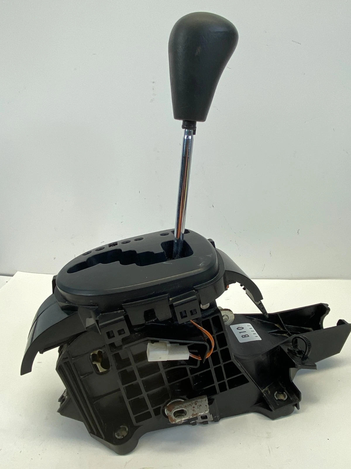 2006-2011 TOYOTA YARIS AUTOMATIC FLOOR SHIFTER SHIFT GEAR SELECTOR ASSEMBLY OEM