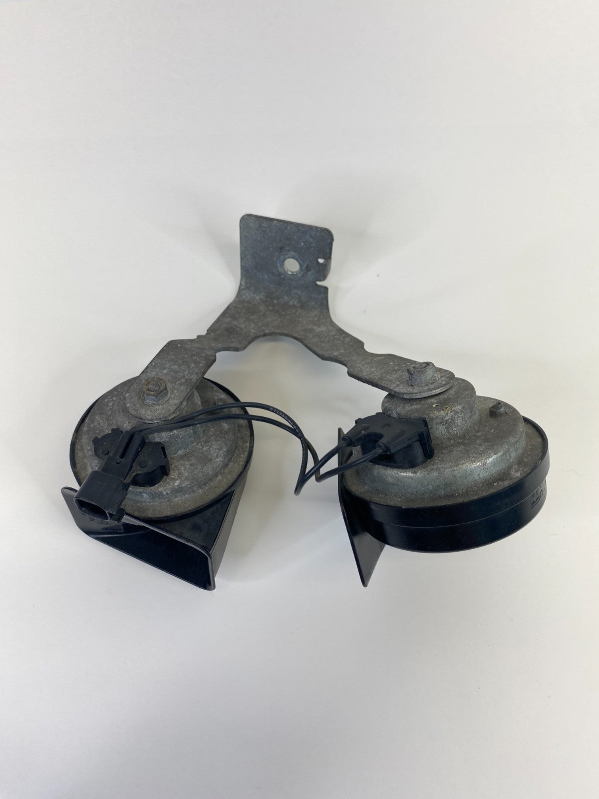 2011-2017 Buick Regal High & Low Tone Note Signal Alarm Horn Pair E355306 OEM