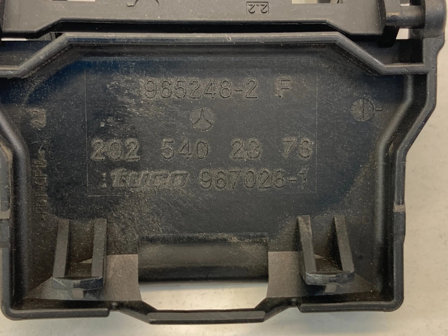 2006-2015 MERCEDES-BENZ ML 350 SUV DASH OBD CONNECTOR COVER BEZEL TRIM 202540237
