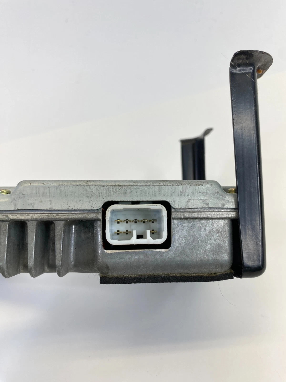 2003-2008 Pontiac Vibe Matrix Power Inverter Control Module AC115V OEM