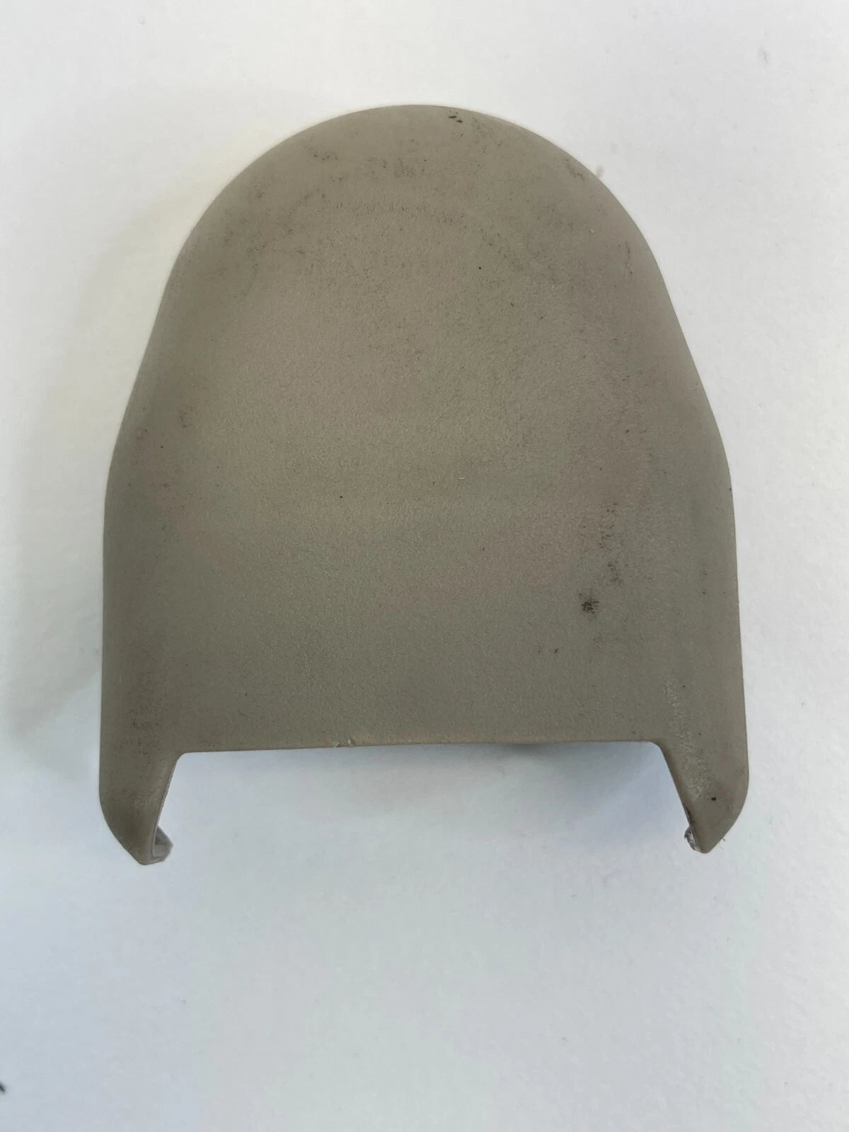 2007-2010 HYUNDAI ELANTRA FRONT LEFT SIDE SEAT BELT ANCHOR LOWER COVER TRIM OEM