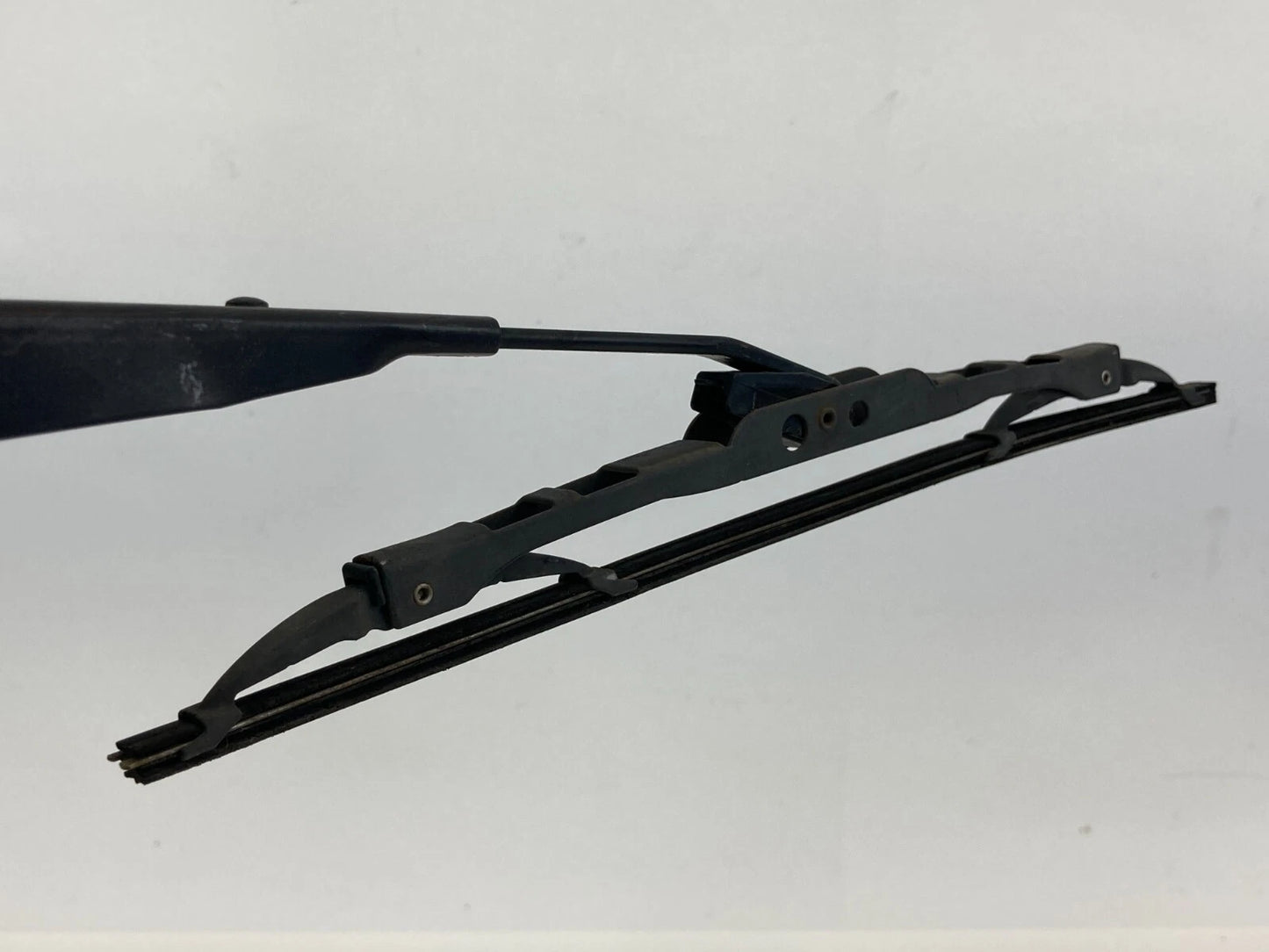 2007-2012 DODGE CALIBER HATCHBACK REAR WINDSHIELD WIPER ARM BLADE OEM 05303787AD