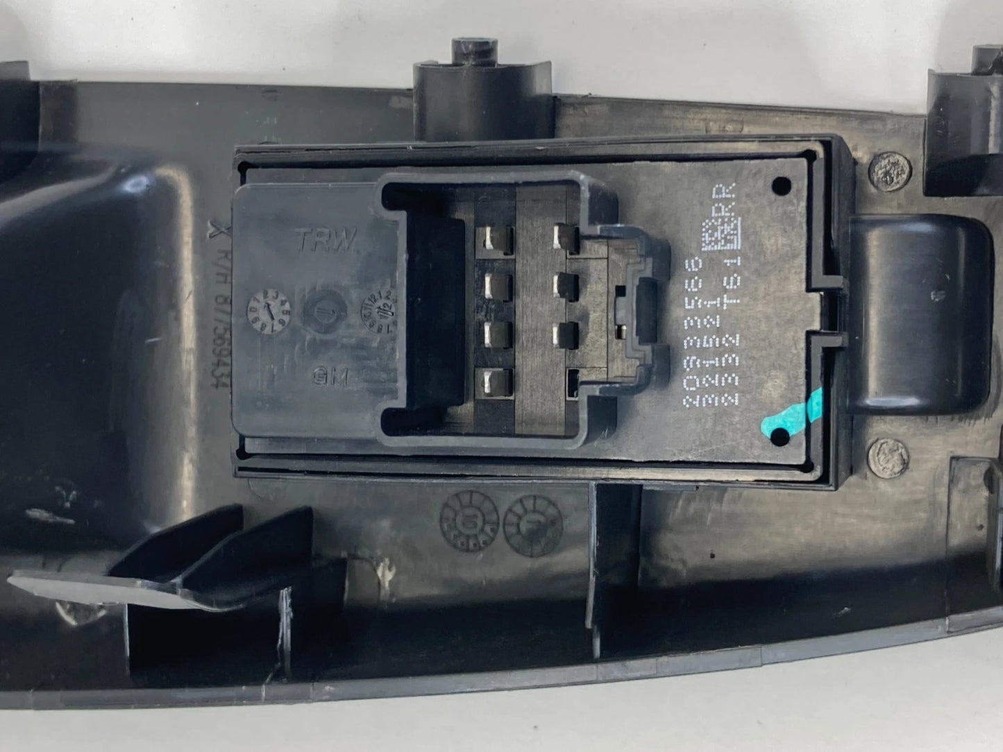 13-14 Chevrolet Cruze 16 Limited Rear RH Window Control Switch w/Bezel 877569434