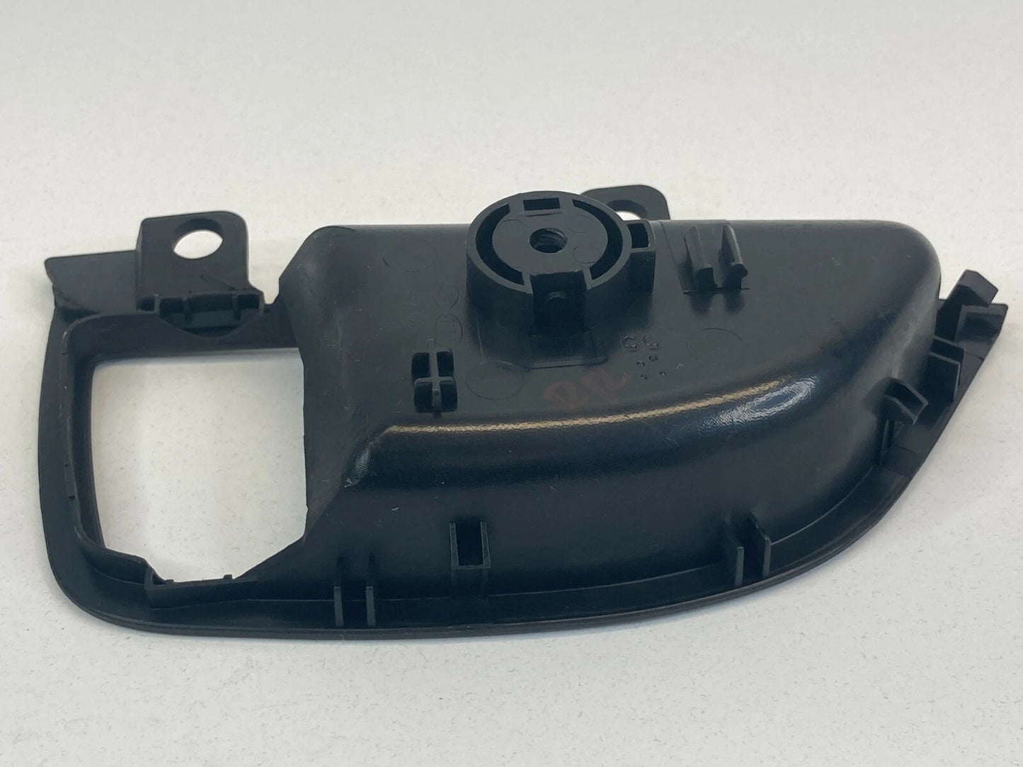 11-16 HYUNDAI ELANTRA REAR RIGHT INNER DOOR HANDLE TRIM BEZEL COVER 83621-MD100