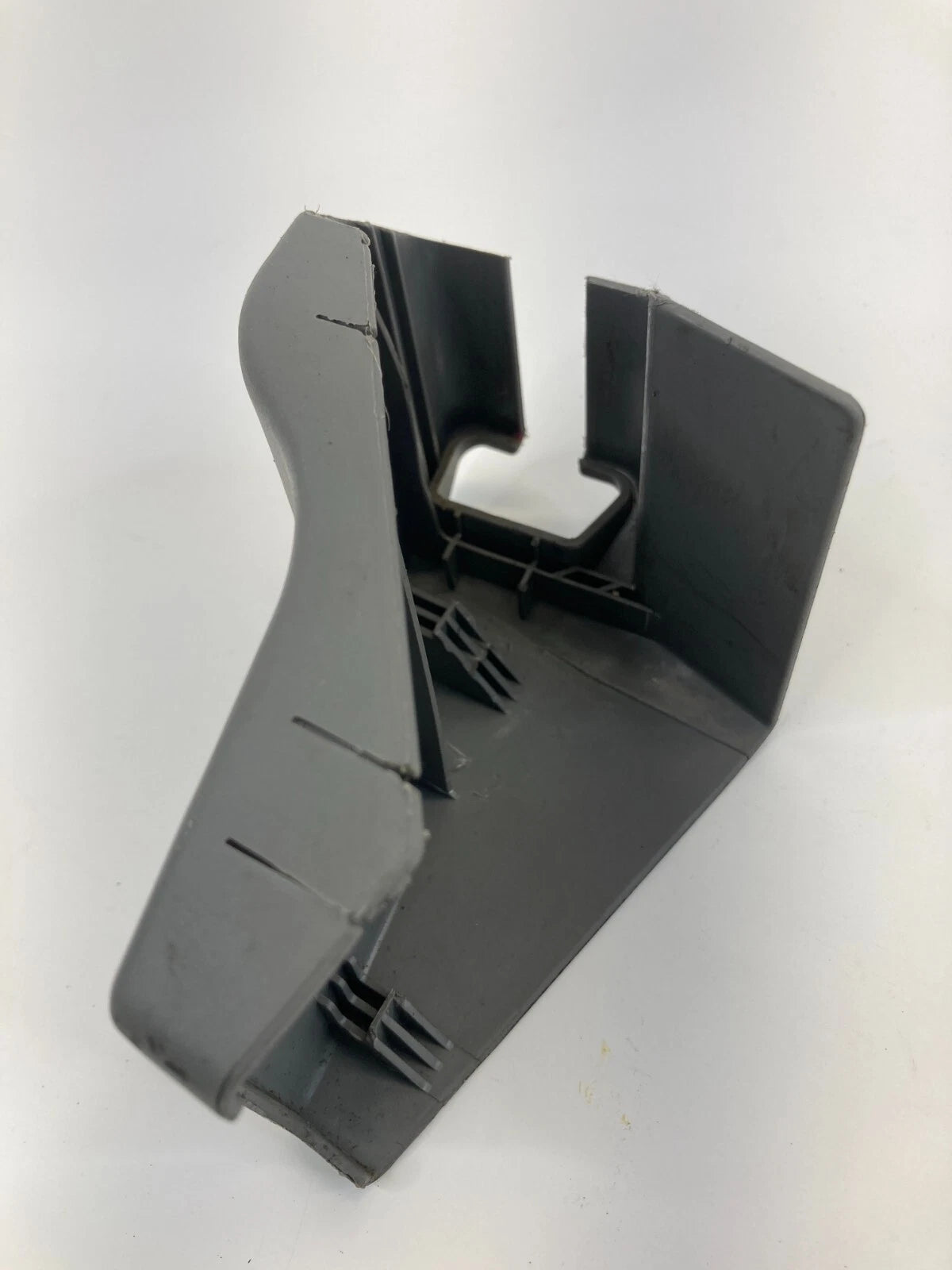 02 03 TOYOTA CAMRY FRONT RIGHT INNER SEAT RAIL TRACK END COVER TRIM 72157AA020