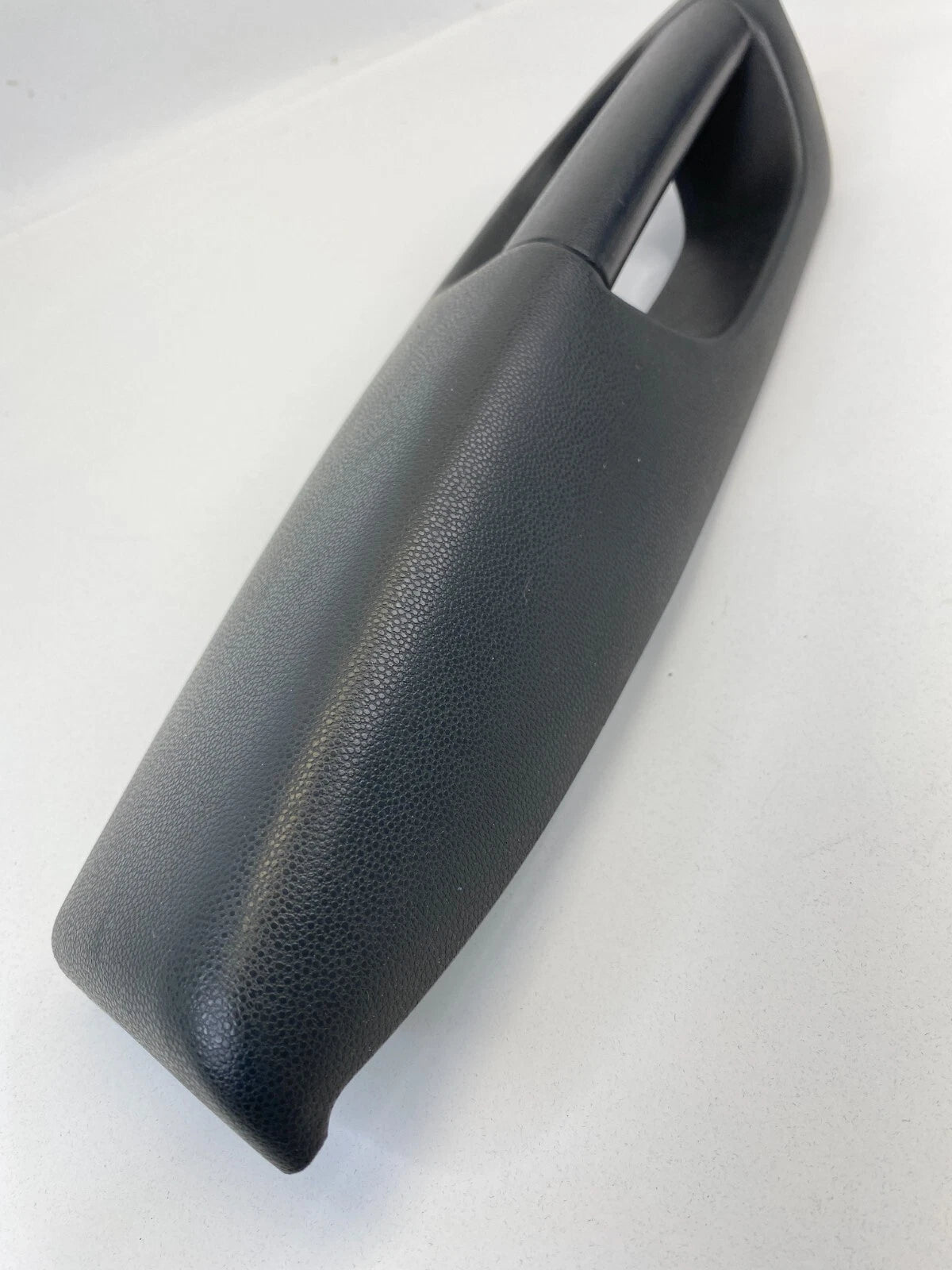 04-09 MAZDA 3 MAZDA3 FRONT RIGHT SIDE INNER DOOR ARM REST GRIP HANDLE BP4K-69371