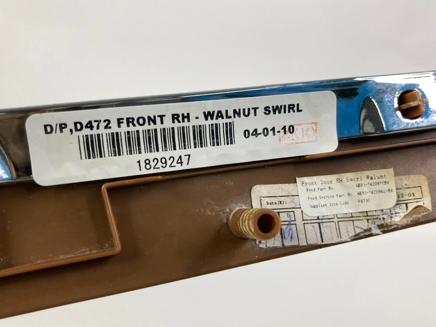 2010-2012 LINCOLN MKT FRONT RIGHT INTERIOR DOOR TRIM PANEL MOLDING AE937420970BA