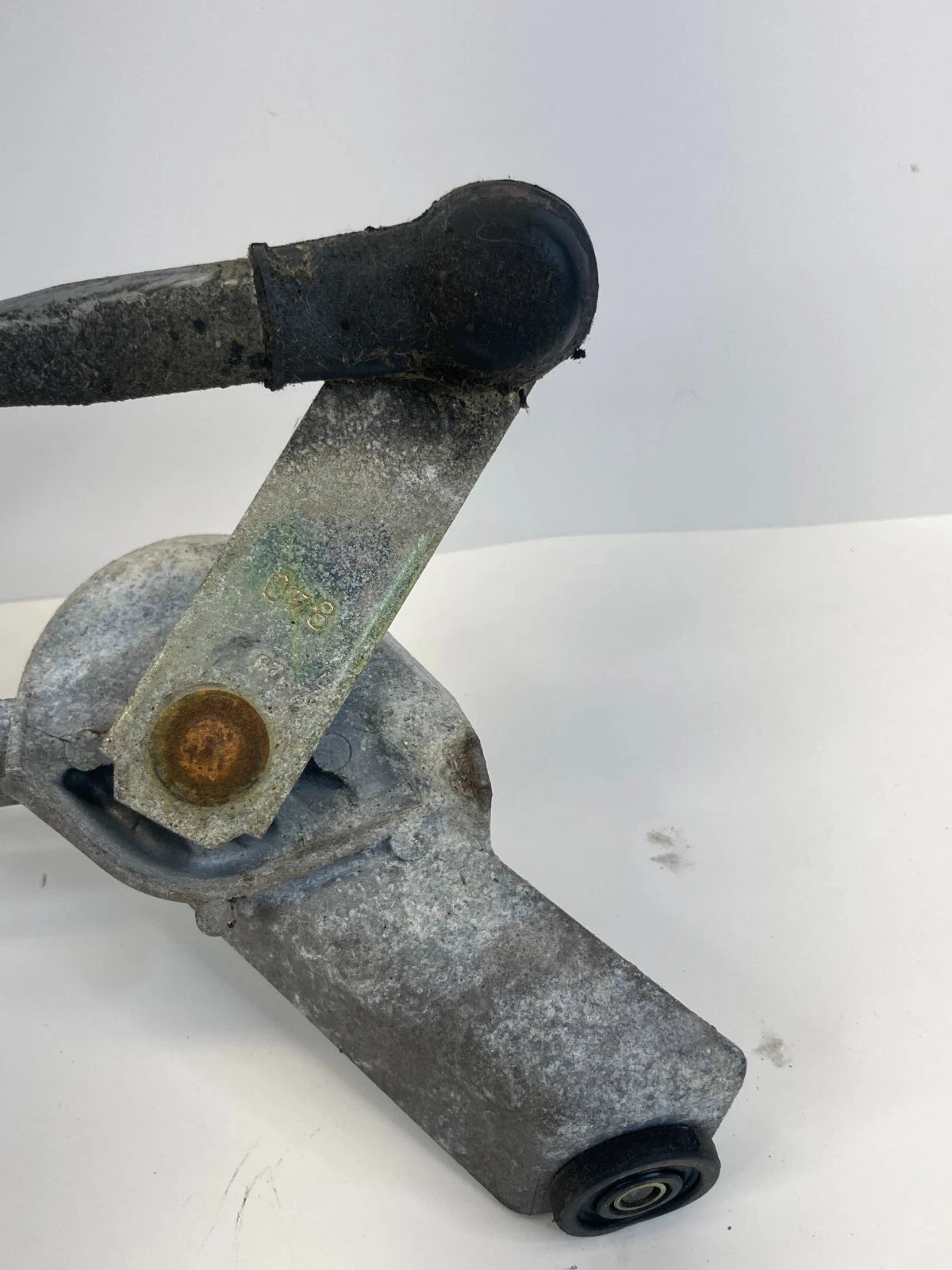 2001-2005 TOYOTA RAV4 FRONT WIPER MOTOR & LINKAGE MECHANISM 85110-42130 OEM