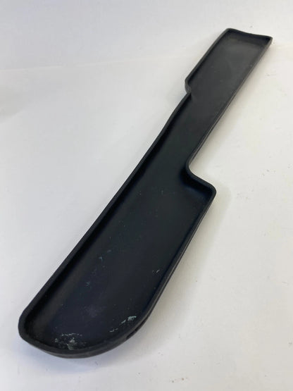 2004-2006 CADILLAC SRX RIGHT SIDE MOLDING TRIM INSER MAT ASSEMBLY OEM