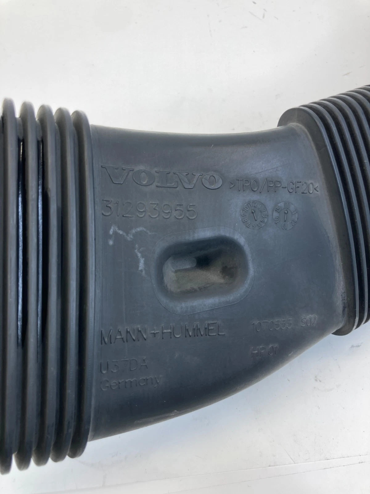 2012-2016 Volvo S60 2.5L L5 Air Inlet Intake Duct Hose Pipe 31293955 OEM