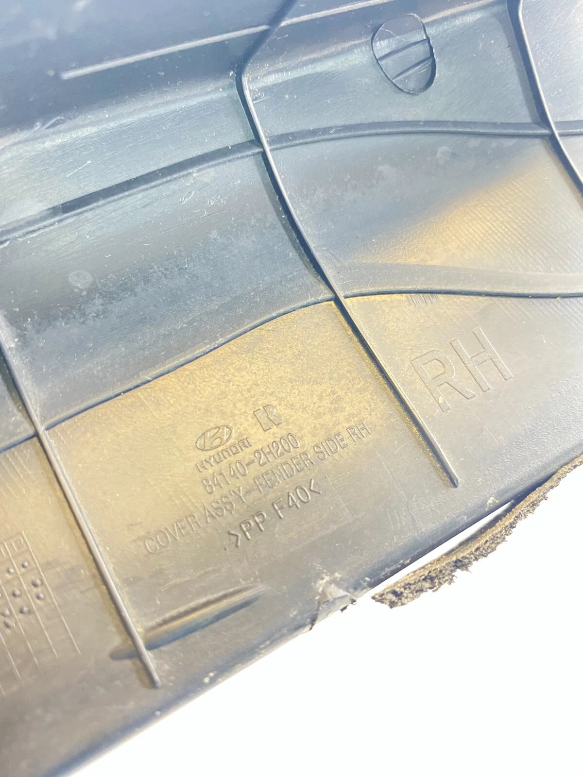 2007-2010 HYUNDAI ELANTRA PASSENGER SIDE FENDER GARNISH TRIM 84140-2H200 OEM