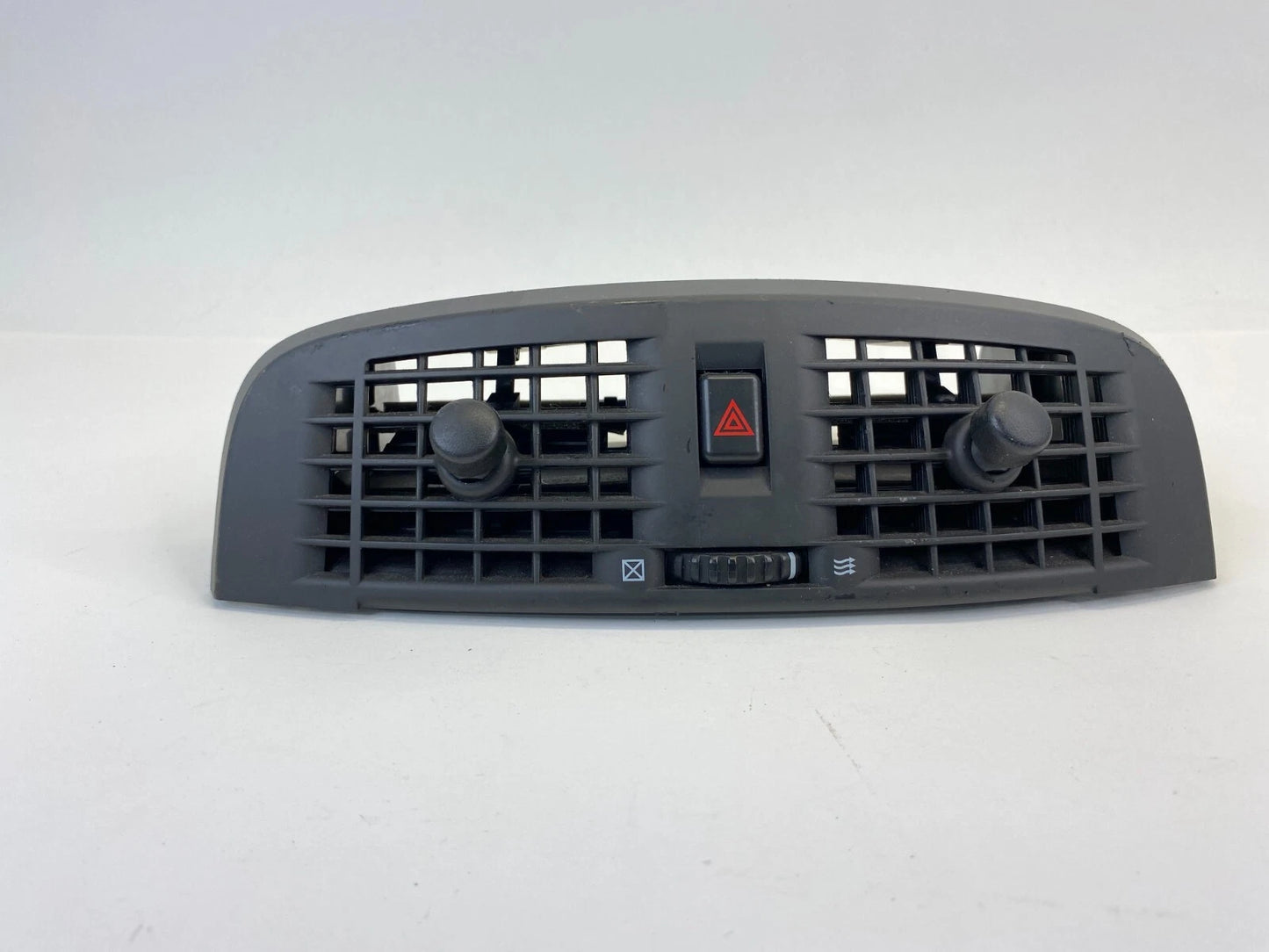2004-2006 CADILLAC SRX SUV CENTER DASH AC A/C HEATER AIR VENT GRILLE 25703804