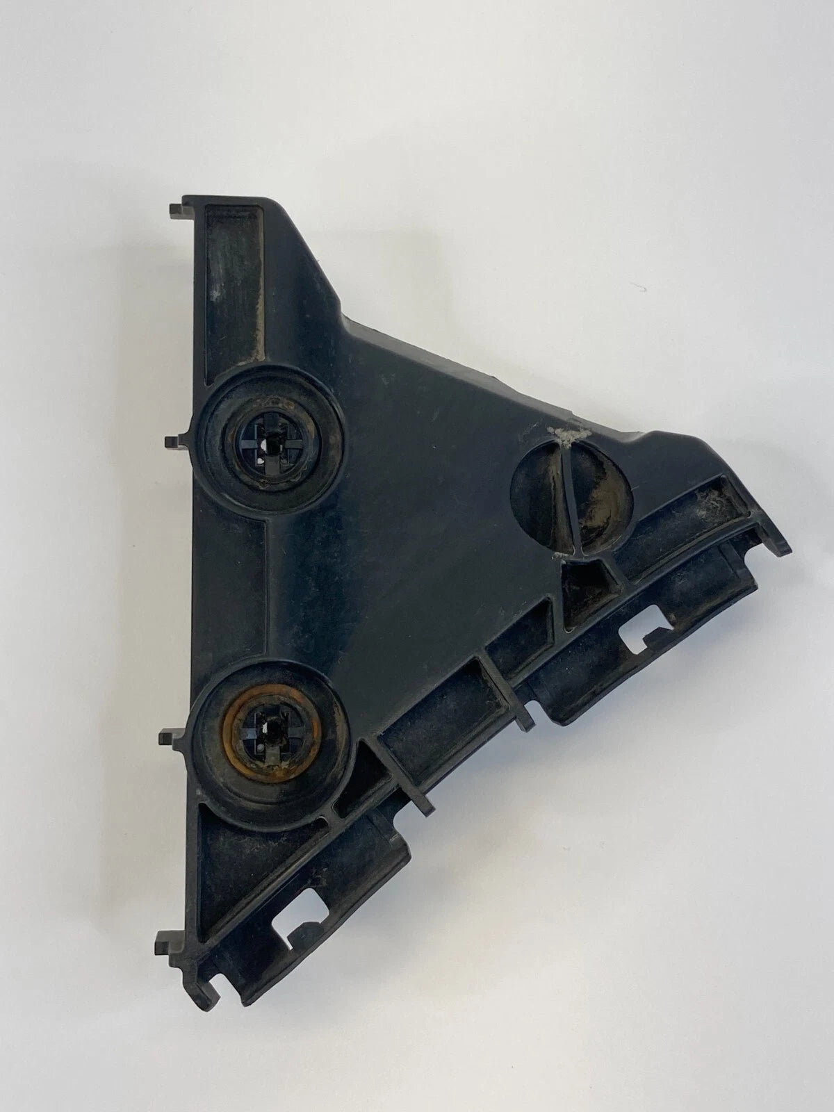 07-11 TOYOTA CAMRY REAR LEFT SIDE BUMPER SUPPORT BRACKET RETAINER 52576-06030